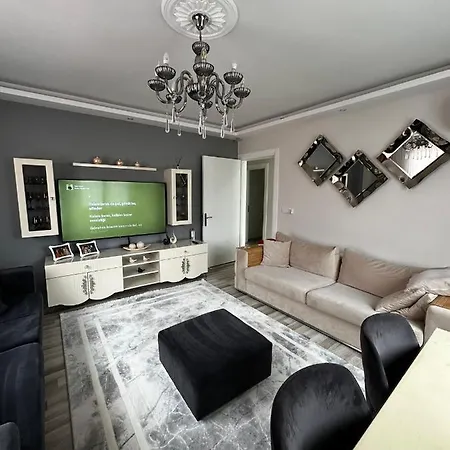 Apartment Alacati Merkeze 20 Metre 2+1 Ev