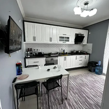 Alacati Merkeze 20 Metre 2+1 Ev Apartment *